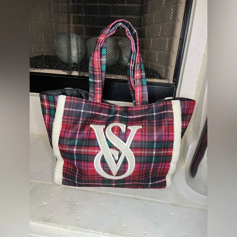 VICTORIA'S SECRET Red Plaid Holiday VS LOGO Plaid Tote Bag NEW With Tags